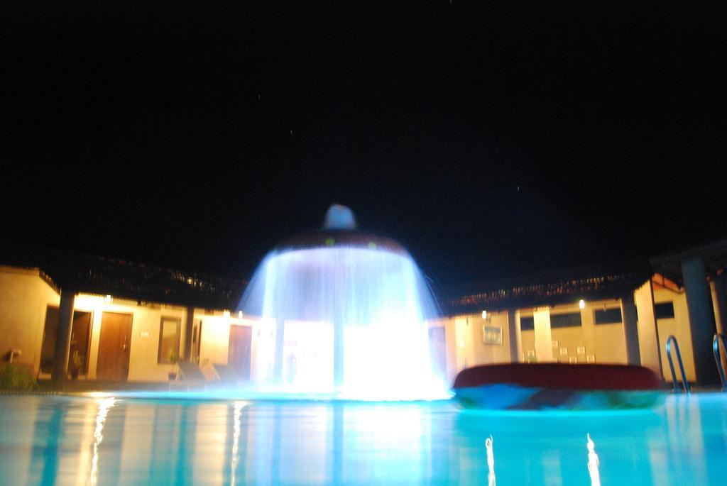 Aranyak Resort Tala  Exterior photo